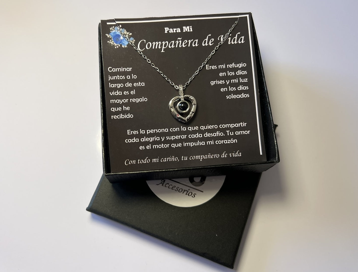 Collar De Proyección 100 Idiomas Te Amo Colgante- COD: J005