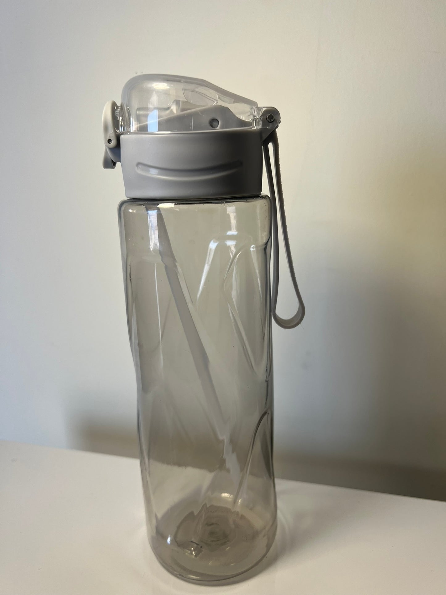 Botella para agua con bombilla