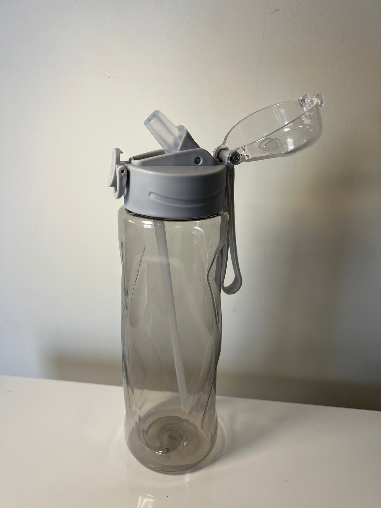 Botella para agua con bombilla