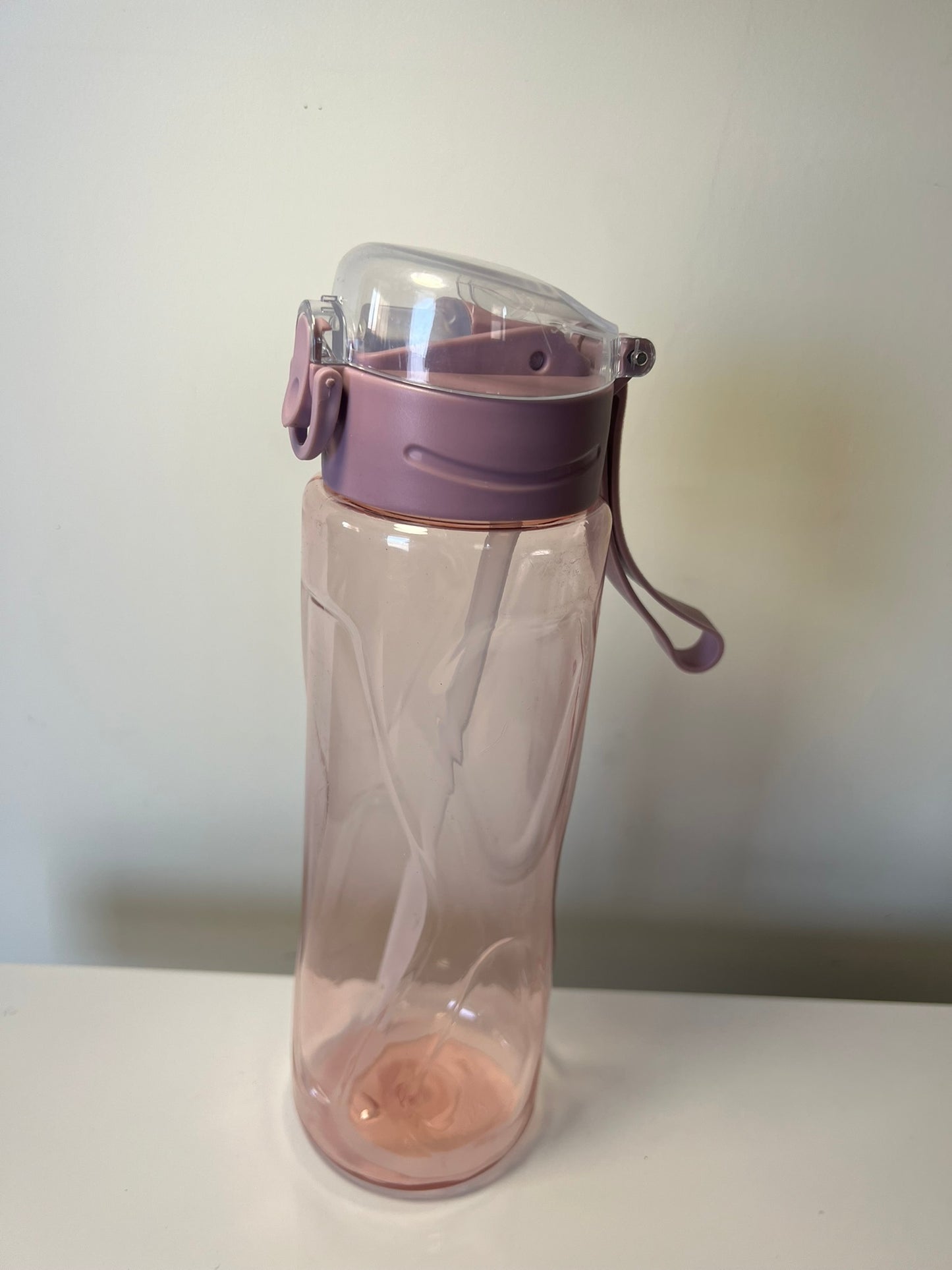 Botella para agua con bombilla