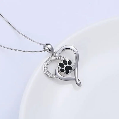 Collar de corazón con pata de perro negro- Cod: J008